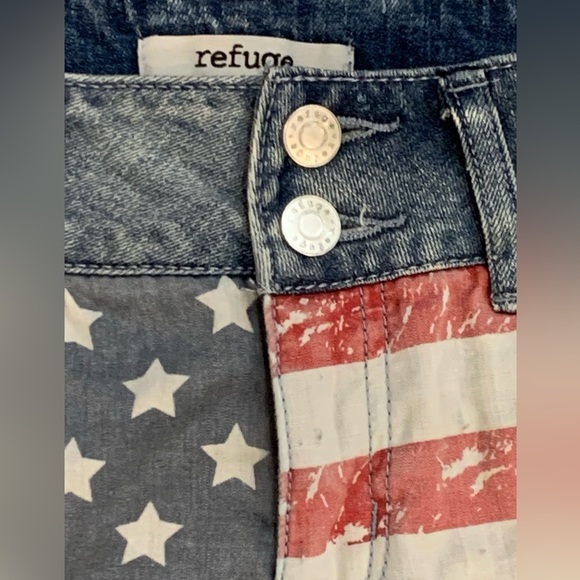 Refuge ~ American Flag Short Distressed Denim Shorts ~ Size 0 - Picture 5 of 7